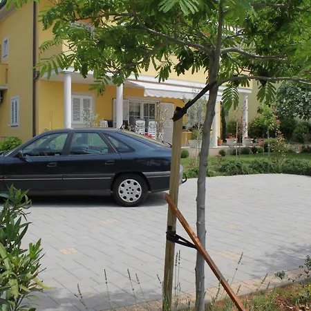 Apartment With A Parking Space Punat, Krk - 5408