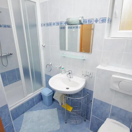 Apartment With A Parking Space Punat, Krk - 5408 Punat